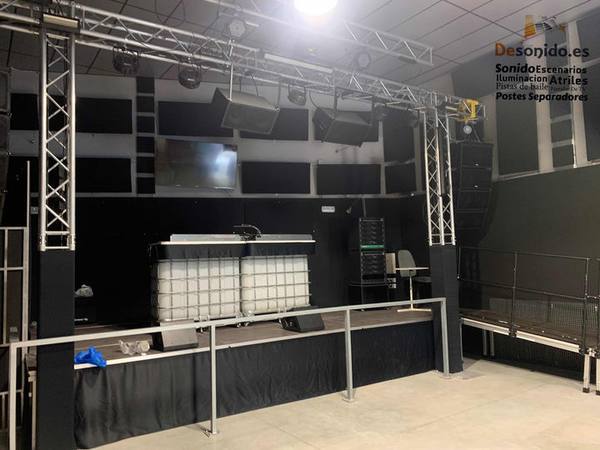 Truss y escenario en nueva sala de Jerez
