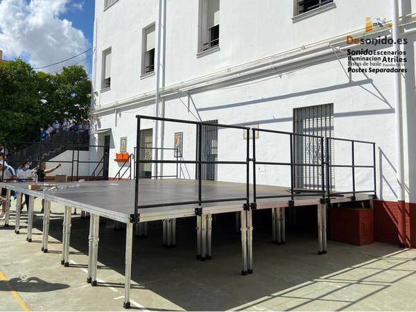 Venta de escenario a Colegio Sagrada Familia6-04 03.37.48