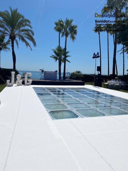 Pista de baile en piscina